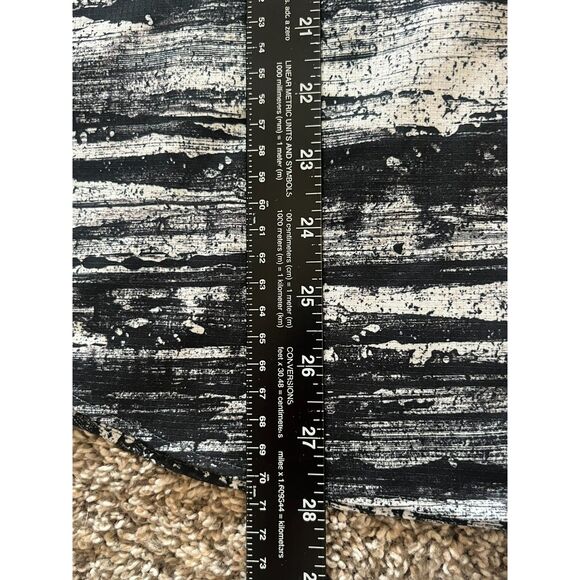 Men's Lululemon Airing Easy Short Sleeve Button Up Shirt Small Blk/White - Picture 9 of 9